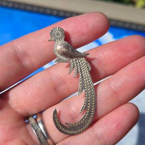 Vintage Guatemala 900 Silver Quetzal Bird Brooch Two Tone with 10k Gold Accent - Picture 5 of 10
